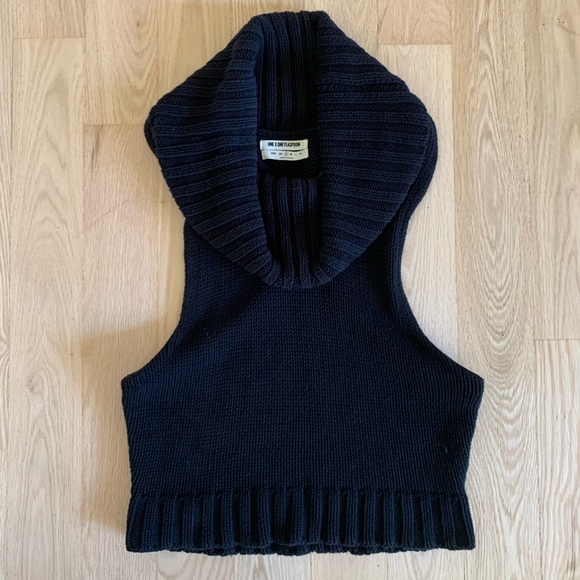 One Teaspoon Black Open-Back Turtleneck Sleeveless Sweater - Cozy Knit Top - Picture 5 of 7